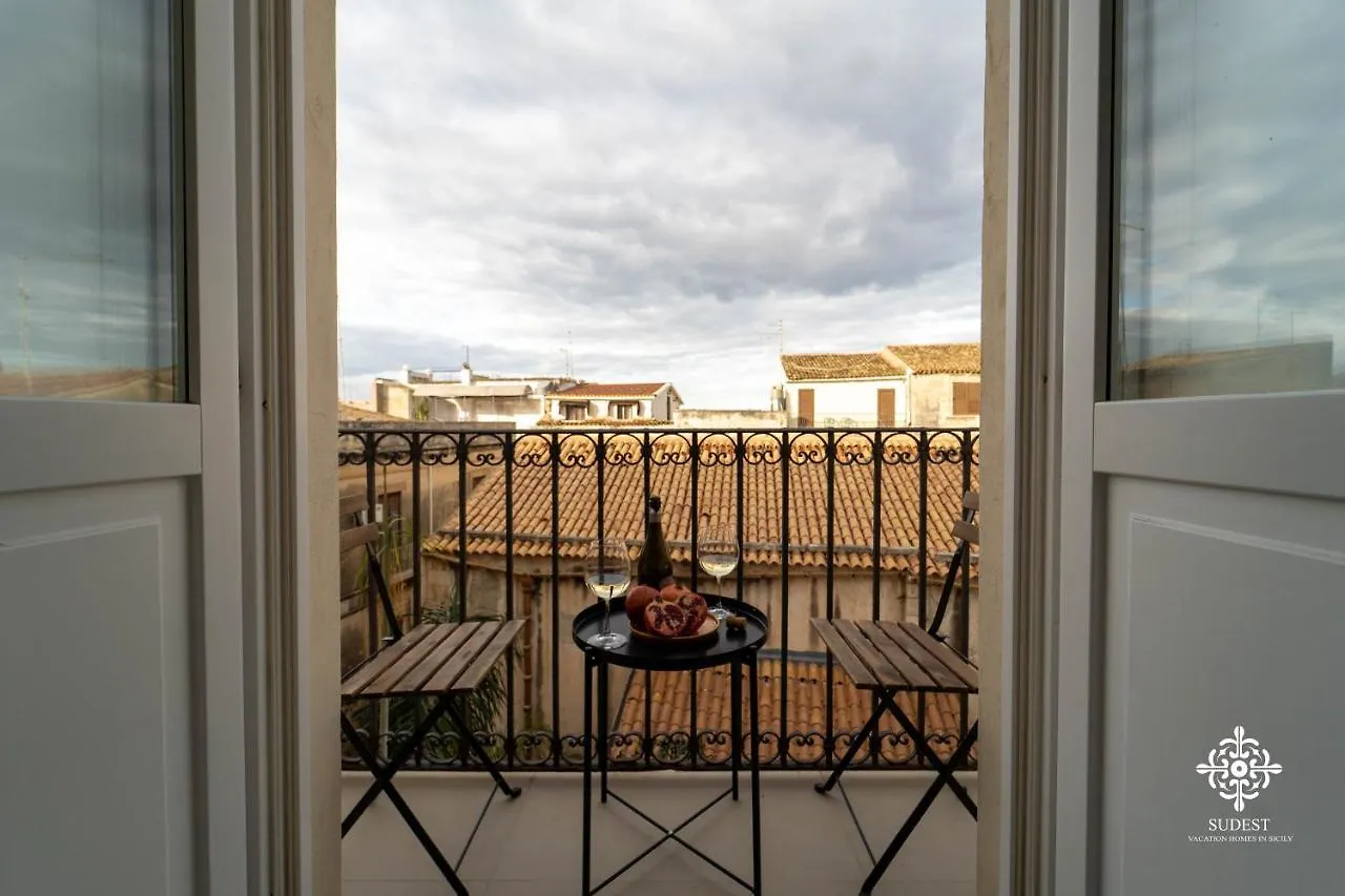 Suite Elios Ortigia Syracuse Apartment