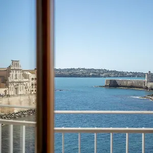 Apartment Ortigia Seafront By Wonderful Italy, Syracuse